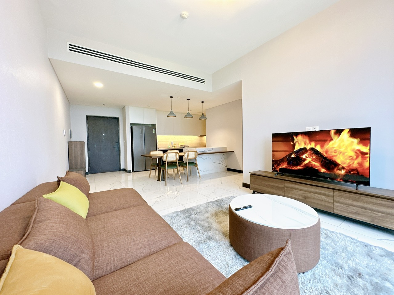 Spacious Empire City Linden 2 bedroom apartment for rent with full furnishings