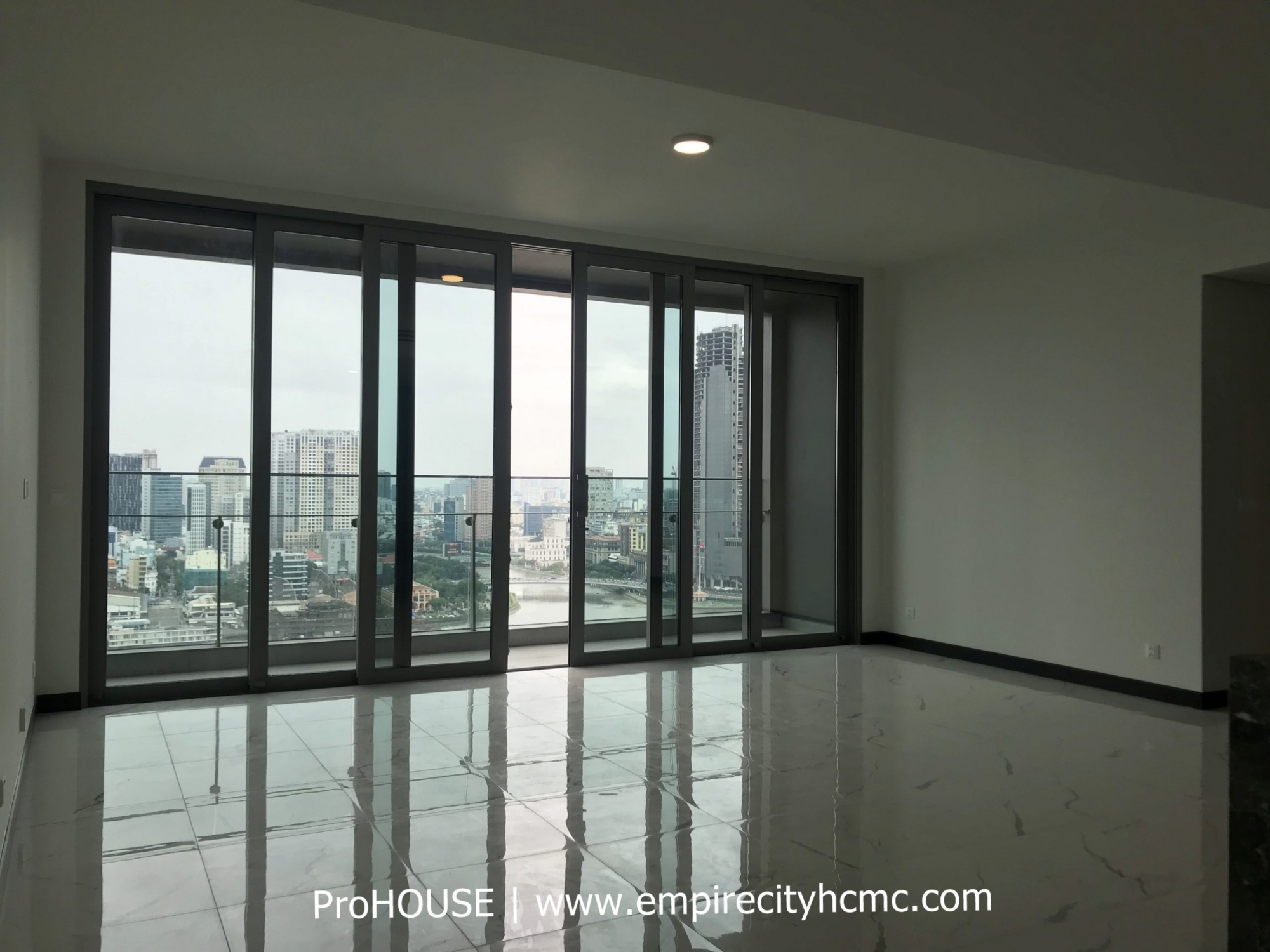 THE MOST BEAUTIFUL VIEW IN EMPIRE CITY TOWER T2C TILIA RESIDENCES FOR SALE