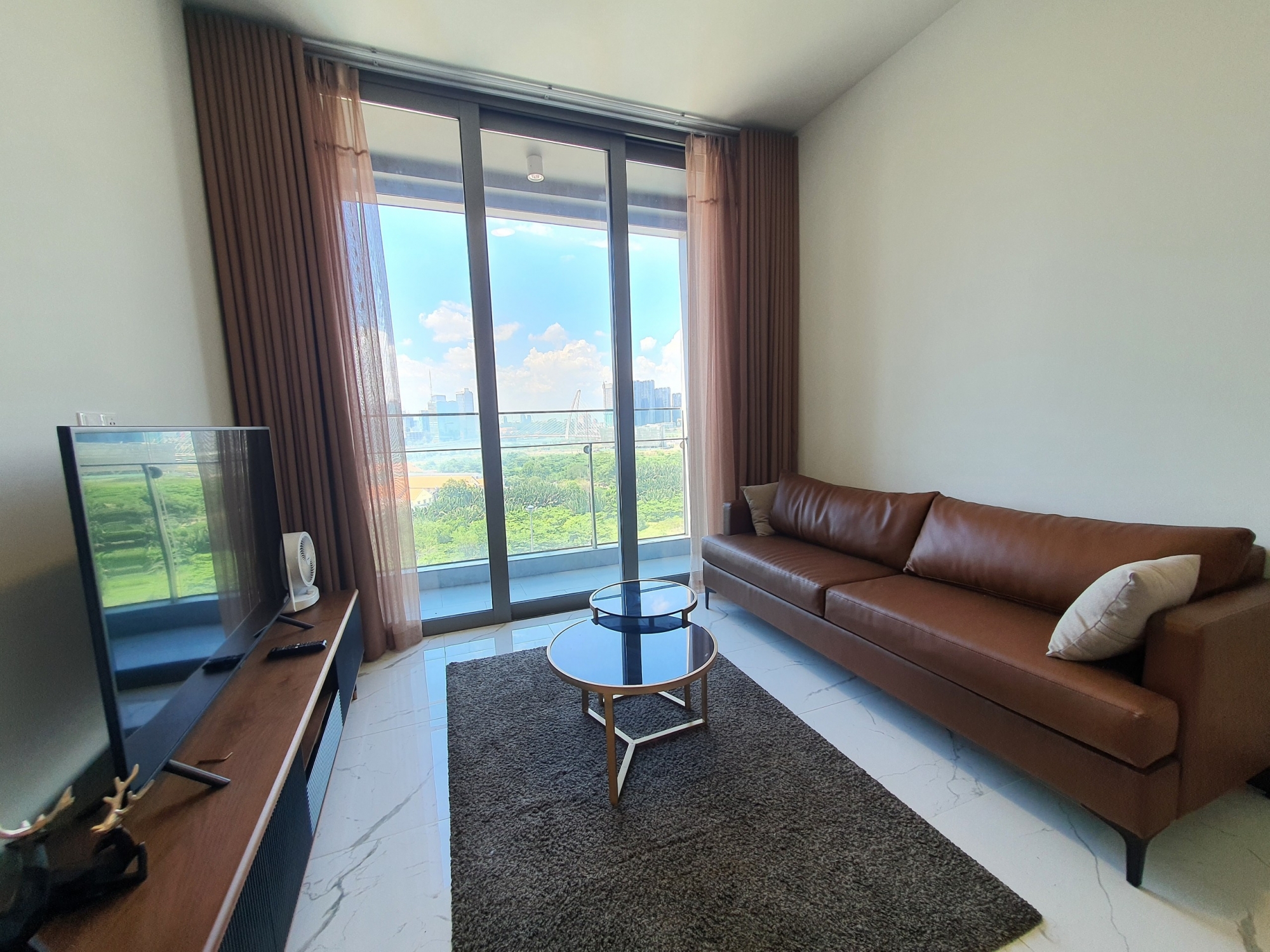 Bright 1 bedroom apartment for rent at Empire City Tilia overlooking District 1 and river